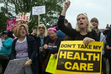 Des manifestants protestent contre le nouveau projet de réforme du sytème de santé américain, à Washington, le 4 mai 2017
