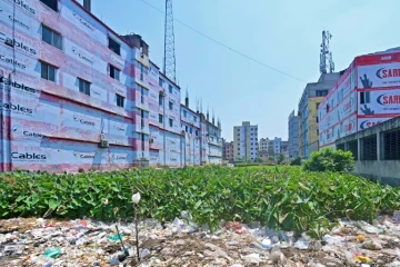 Vue d'ensemble du site où s'élevait l'usine textile Rana Plaza avant son effondrement meurtrier, à Savar (Bangladesh), dans les faubourgs de Dacca, le 24 avril 2023
