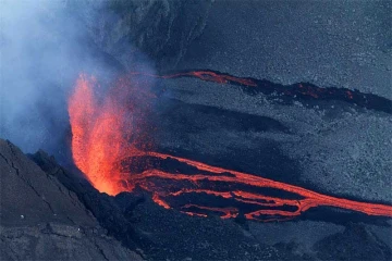 Samedi 2 janvier 2009 - Le Piton de la Fournaise en éruption