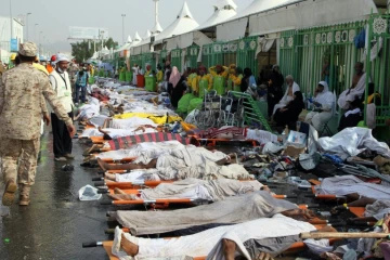 Des corps alignés après la bousculade meurtrière le 24 septembre 2015 à La Mecque