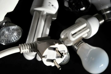 Deux entreprises commercialisant des contrats de gaz et d'électricité et onze sociétés sous-traitantes travaillant pour leur compte, ont été visées par des perquisitions