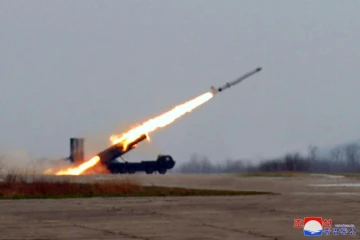 Photo diffusée le 20 avril 2024 par l'agence nord-coréenne KCNA montrant le test d'une ogive de très grande taille conçue pour le missile de croisière stratégique "Hwasal-1 Ra-3", le 19 avril 2024