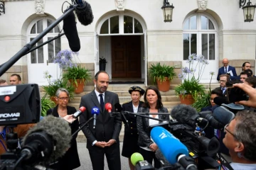 Le gouvernement donne des gages aux déçus