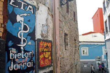 Le logo de l'organisation séparatiste basque espagnole ETA à Bermeo, le 30 mars 2017 en Espagne