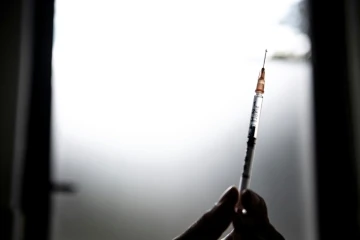 Une dose de vaccin contre la variole du singe, 27 juillet 2022 dans un centre de vaccination à Paris