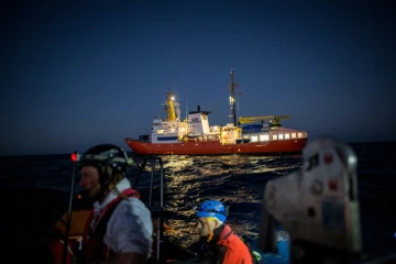 L'Aquarius le 26 décembre 2017 lors d'une opération de sauvetage en Méditerranée