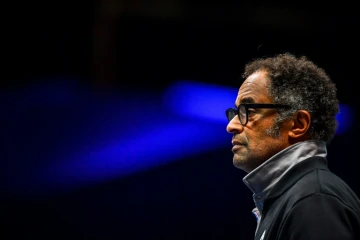 Le capitaine de l'équipe de France de tennis pour la Coupe Davis, Yannick Noah, pendant un entraînement le 22 novembre 2017 au stade Pierre-Mauroy de Villeneuve d'Ascq (près de Lille), avant la finale face à la Belgique