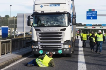 Blocage de la circulation par les gilets jaunes au Boulou le 22 décembre 2018 