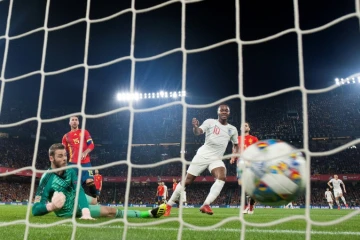 L'attaquant de l'Angleterre Raheem Sterling (d) auteur d'un doublé lors de la victoire sur l'Espagne 3-2 en Ligue des nations le 15 octobre 2018 à Séville