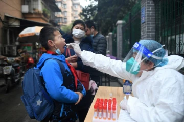 Test covid à Wuhan, Chine, le 4 mars 2022
