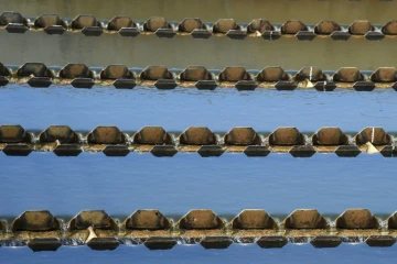 Etapes préliminaires de l'épuration de l'eau, dans la station d'épuration municipale de West Basin, en Californie, le 14 septembre 2015