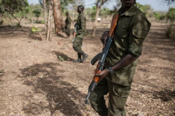Des gardes forestiers lors d'un entraînement dans un parc au Bénin, en 2018