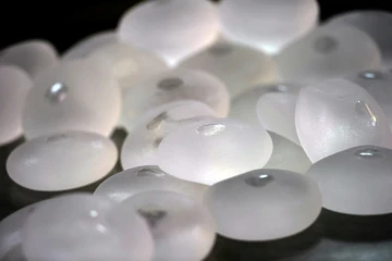 La France interdit certains implants mammaires liés à un risque de cancer rare 