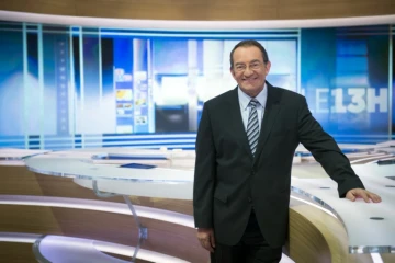 Le présentateur Jean-Pierre Pernaut dans le studio de TF1 à Boulogne-Billancourt, le 12 février 2015 