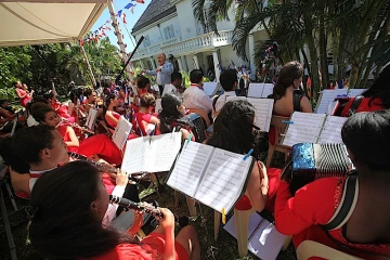 Garden- party à la préfecture