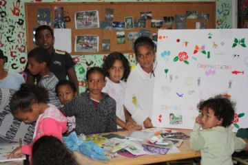 Des enfants de la Cité Franklin à l'Étang-Salé Les Hauts (Photo D.R.)