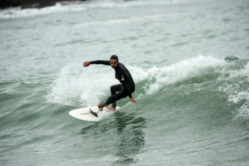 Le surfeur Eric Dargent, le 18 septembre 2016 à Saint-Jean-de-Luz