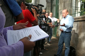 Mercredi 21 juillet 2010

Réunion de l'intersyndicale du Quotidien avec la direction du travail (Photo Marie Trouvé)