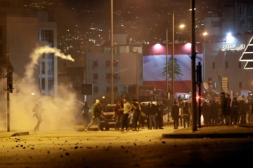 Heurts entre manifestants et forces de l'ordre à Beyrouth, le 14 décembre 2019 au Liban