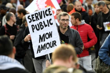 Manifestation pour la défense des services publics, le 10 octobre 2017 à Paris