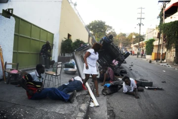 Accident de minibus qui a foncé accidentellement sur une foule dans Petion-Ville, à Haïti, le 15 février 2010