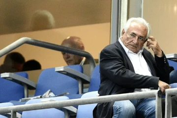 Dominique Strauss-Kahn assiste à la finale PSG-Auxerre de la Coupe de France de foot le 30 mai 2015 au Stade de France