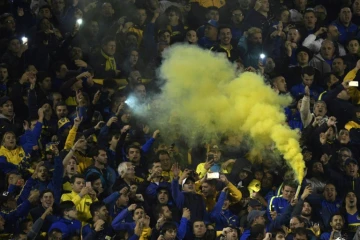 Les supporters de Boca Juniors enouragent leur équipe lors du match de la Copa Libertadores contre Alianza Lima à la "Bombonera", le 16 mai 2018
