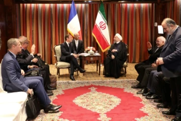 Emmanuel Macron discute avec son homologue iranien Hassan Rohani, à New-York, lors d'une rencontre en marge d'une Assemblée générale de l'Onu, le 18 septembre 2017
