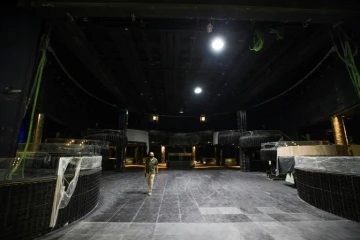 Un employé du club Hï fermé en raison de la pandémie de coronavirus, le 30 juillet 2020 à Ibiza