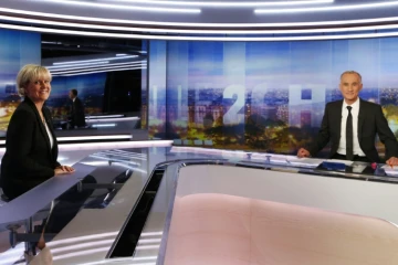 Nadine Morano sur le plateau de TF1 avec Gilles Bouleau, le 8 octobre 2015 à Boulogne-Billancourt