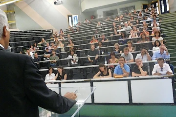 Mardi 17 août 2010: Accueil du nouveau personnel de l'Education nationale par le recteur, Mostafa Fourar (photo: Mounice Najafaly)