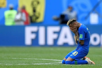 Neymar fond en larmes après avoir marqué le second but du Brésil face au Costa Rica au Mondial à Saint-Pétersbourg, le 22 juin 2018