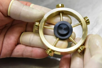 Un hand spinner assemblé à Fujusawa au Japon, le 7 août 2017
