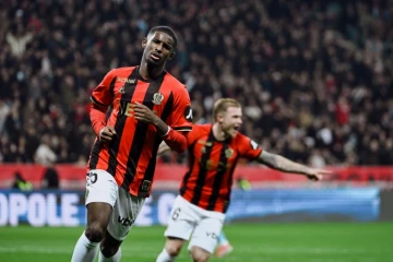 L'attaquant niçois Mohamed-Ali Cho (gauche) après son but inscrit contre l'OM, lors de la 19e journée de L1, le 26 janvier 2025 à Nice 
