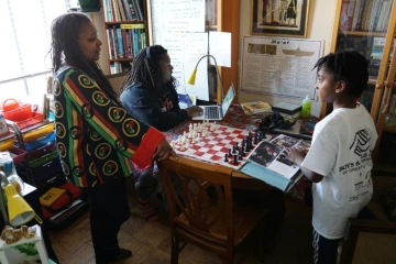 Des enfants américains qui étudient à domicile à Washington, le 24 février 2017