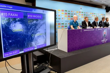 Image satellite du typhon Hagibis lors d'une conférence de presse des organisateurs de la Coupe du monde de rugby, le 10 octobre 2019 à Tokyo