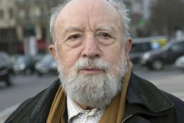 L'écrivain Michel Butor, place de la Bastille, le 9 mars 2011 à Paris