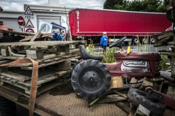 Des agriculteurs bloquaient le 11 juin 2018 l'accès au port fluvial Edouard Herriot