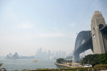 La ville de Sydney dans un brouillard de fumée des feux de forêts, le 19 décembre 2019 en Australie
