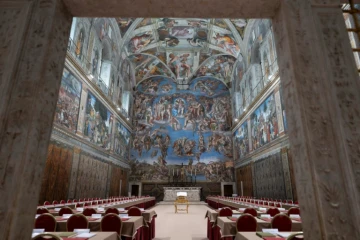 Cette photo prise et diffusée le 6 mai 2025 par Vatican Media montre la chapelle Sixtine à la veille du conclave au Vatican