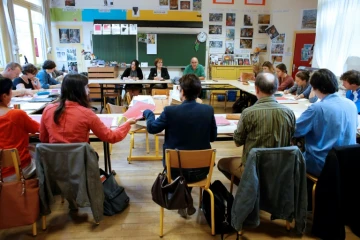 Des professeurs d'une école parisienne se réunissent le 1er septembre 2014 à l'aube de la rentrée des classes