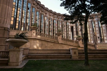 Photo prise le 11 septembre 2018 des immeubles des Abraxas à Noisy-le-Grand (Seine-Saint-Denis), conçus en 1978 par Ricardo Bofill.