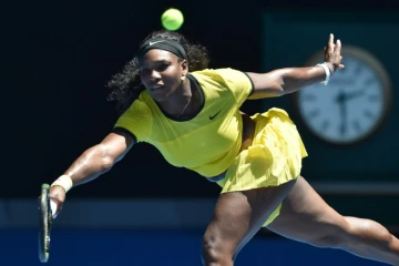 Serena Williams lors de son match contre l'Italienne Camila Giorgi, le 18 janvier 2016 à Melbourne pour l'Open d'Australie