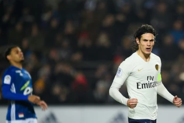 L'attaquant du PSG Edinson Cavani vient d'égaliser sur penalty sur le terrain de Strasbourg, le 5 décembre 2018