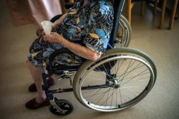 La ministre de la Santé Agnès Buzyn comprend la colère et "l'épuisement" des personnels des maisons de retraite, mais refuse de débloquer davantage de fonds pour répondre à leurs revendications.