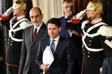 L'impasse politique reste totale dimanche 27 mai en Italie où le chef du gouvernement désigné, Giuseppe Conte, ne parvient toujours pas à imposer son équipe, près de trois mois après les élections.