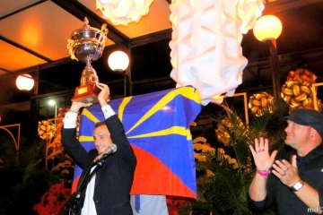 Mercredi 8 décembre 2010 - Le Réunionnais Amaury Lavernhe sacré champion du monde 2010 de bodyboard aux Canaries (Photo Michael Darrigade)