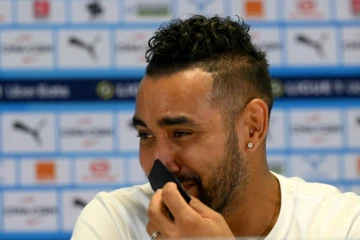 Dimitri Payet, le milieu de terrain français de l'Olympique de Marseille, lors d'une conférence de presse annonçant son départ de l'OM, organisée au stade Vélodrome, à Marseille, le 21 juillet 2023