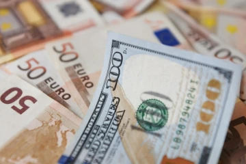 L'euro au plus bas en 20 ans face au dollar, plombé par le gaz européen
