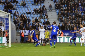 L'attaquant star du PSG Zlatan Ibrahimovic ouvre le score contre Bastia, au stade Armand Cesari, le 17 octobre 2015